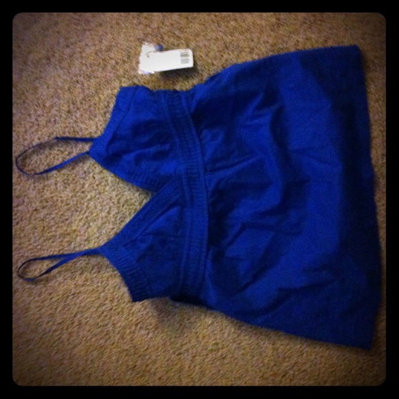 blue tank top
