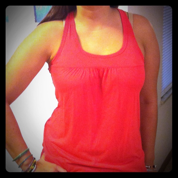 Red cami