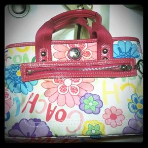 *REDUCED* Coach poppy purse