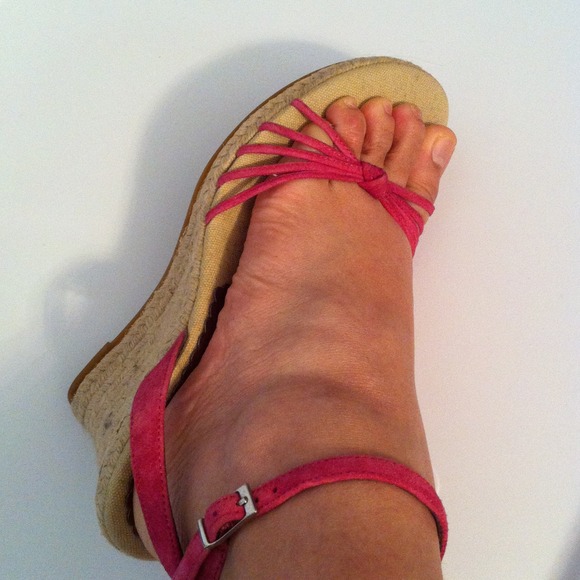 🌟Brand New✨Pink Suede Leather Strap Wedge - Picture 3 of 4