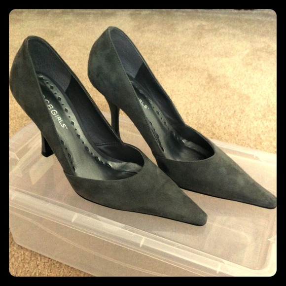 ❌SOLD❌BCBGirls Suede Heels