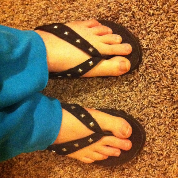 Studded flip flops - Picture 1 of 4