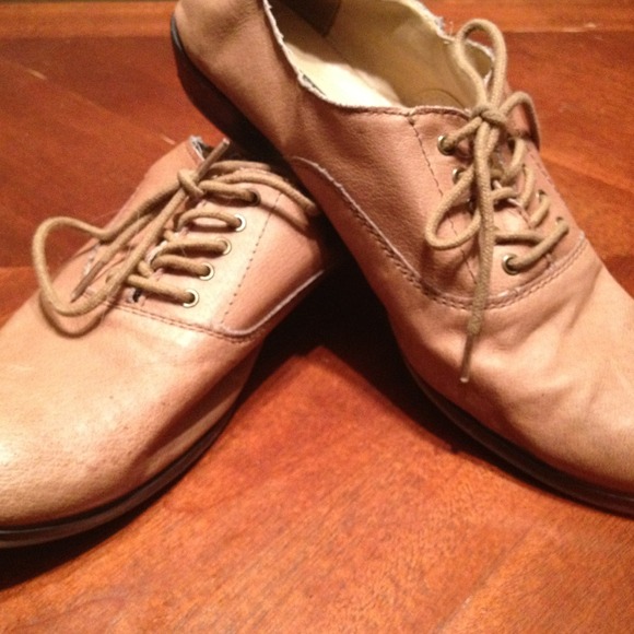 deena and Ozzy shoes from urban outfitters