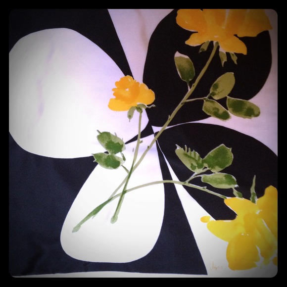 SOLD !!!!!!! REDUCED Vintage Vera scarf