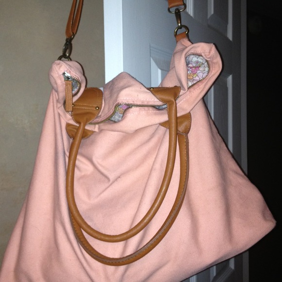 peach colored shoulder bag