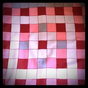 💢SOLD💢 REDUCED Vintage Vera scarf