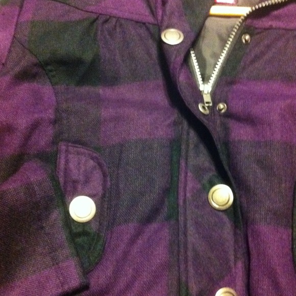 ✋️SOLD✋️ NWOT, jacket - Picture 2 of 3