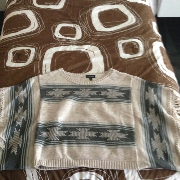 Grey Poncho - Picture 2 of 4