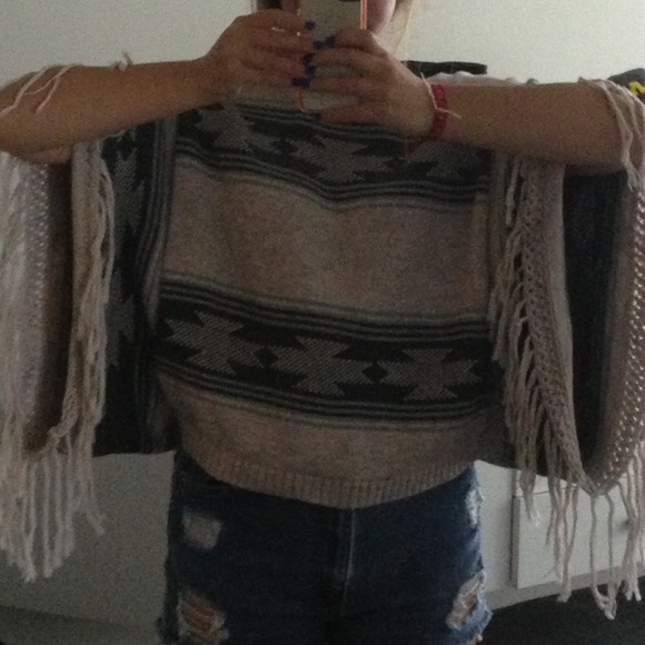 Grey Poncho - Picture 4 of 4