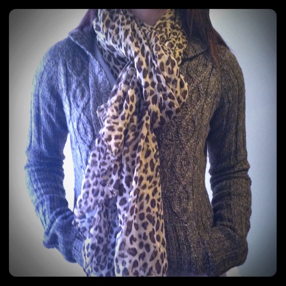 ))Sold)(( Cute Cropped sweater <33