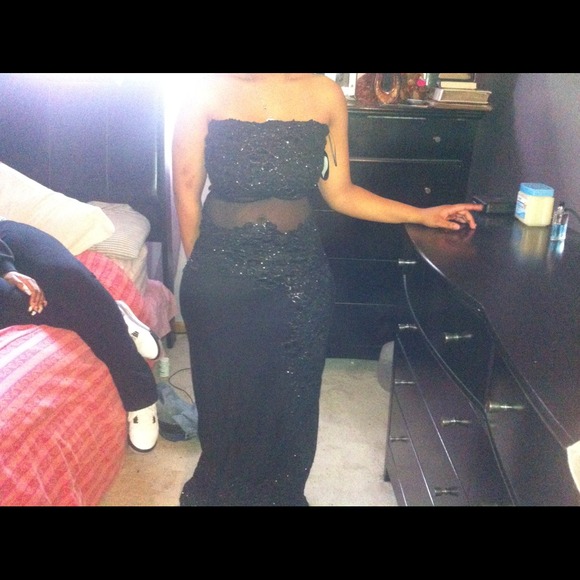 Black Evening Gown with black sequin - Picture 3 of 4
