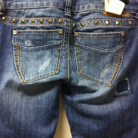 Brand New w/ Tag✨Distressed Studded Jeans - Picture 2 of 3