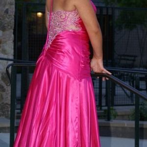 Halter floor length evening gownReally flattering!