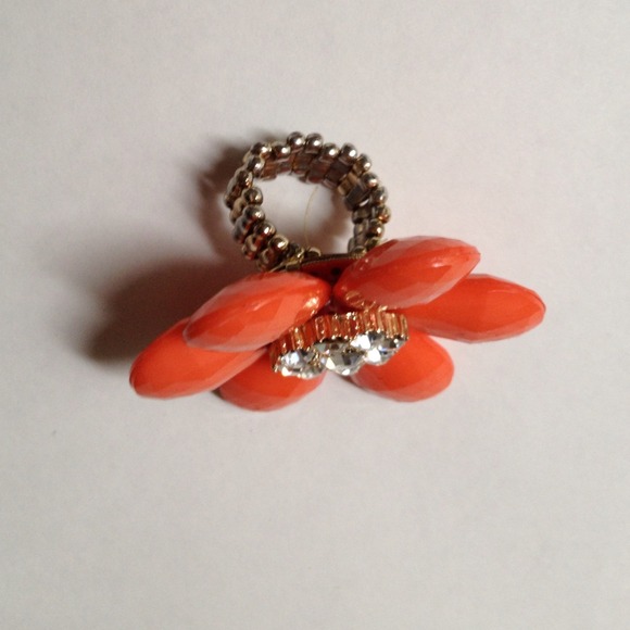 Flower stretch ring - Picture 3 of 3