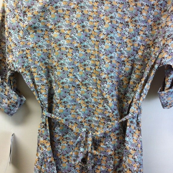 Brand New w/ Tag✨Spring Button Down - Picture 4 of 4