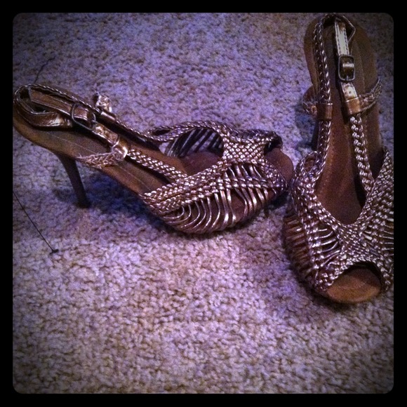 RESERVED Bundle Gold metallic heels
