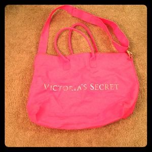 ✨RESERVED @theowlgirl (7/10) VS Getaway Bag