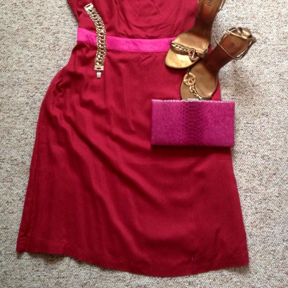 ⭐️HOST PICK⭐️: Python clutch in Eggplant - Picture 3 of 4