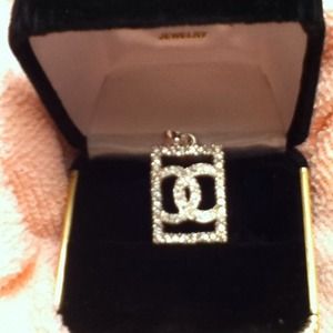Square diamond Chanel pendant