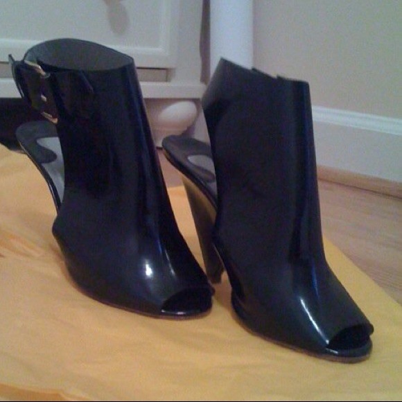 Chloe heels - Picture 1 of 3