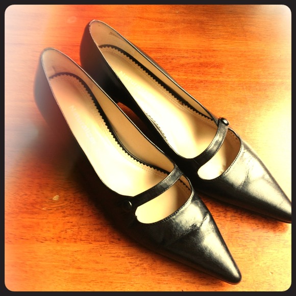 Black Low heel pumps