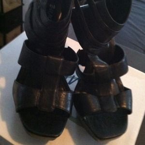 Bumper Black Strappy Sandal