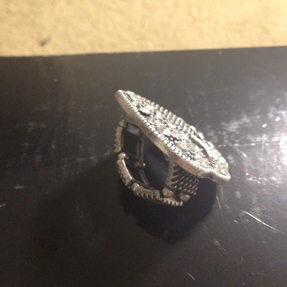 Ring - Picture 3 of 3