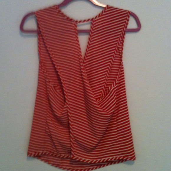 Cute Top! - Picture 2 of 2