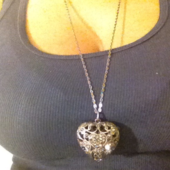 Necklace - Picture 2 of 3