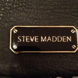 Steve Madden Bags - ~Reduced!~👜Steve Madden fringed clutch/purse Steve Madden Bags - ~Reduced!~👜Steve Madden fringed clutch/purse