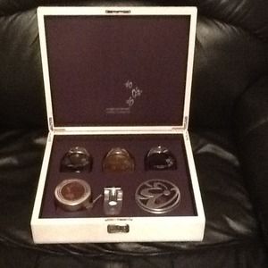 Dubai perfume set.  With leather case.