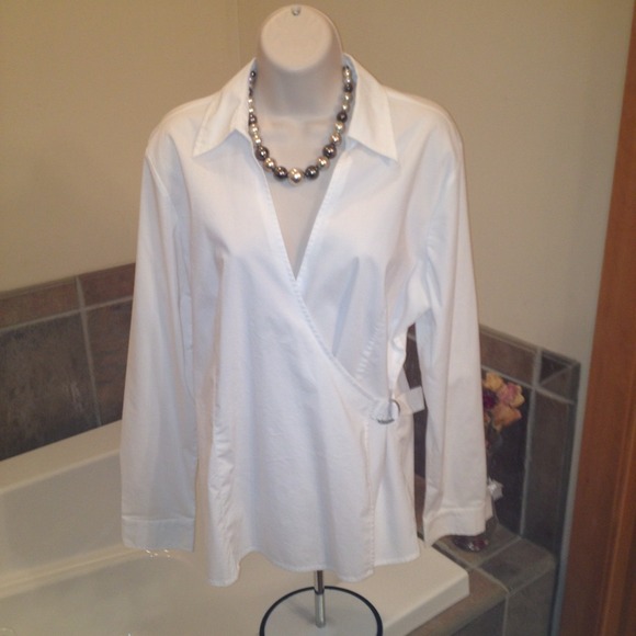 SOLD @helenofjoy New York & Company blouse