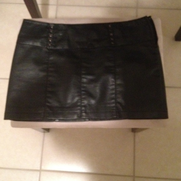 Great faux leather mini!!