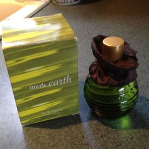 Avon's Mark. Earth eau de tolette-NIB