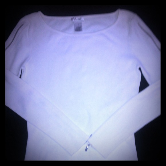 Funky white Cache long skeeve