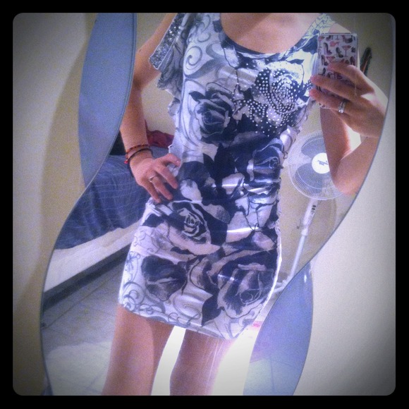 🔴SOLD-Grey/white/black dress