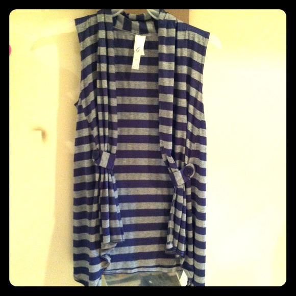 🔴SOLD-Grey & blue vest.