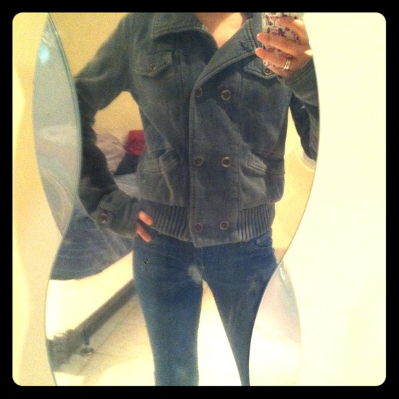 🔴sold-Cute grey jacket- in very good condition