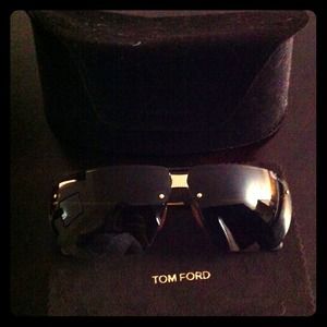 Tom Ford Accessories - HOLD!NEW Tom Ford sunglasses with leather details Tom Ford Accessories - HOLD!NEW Tom Ford sunglasses with leather details