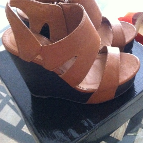 RESERVED FOR @MSTEAQ Caramel platforms(tues)