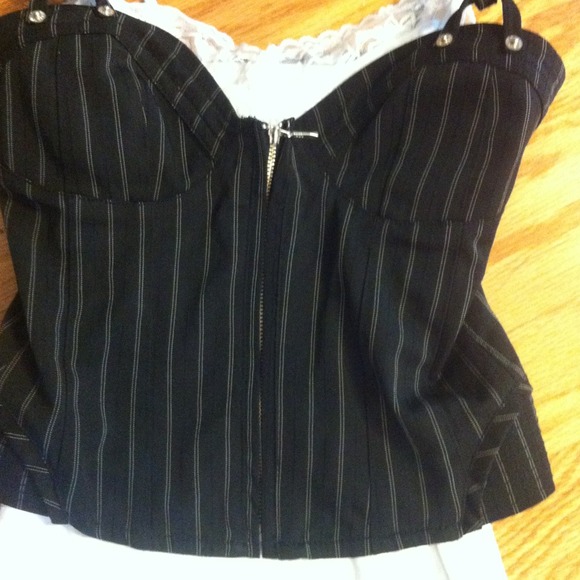 Guess stretch bustier small - Picture 2 of 4
