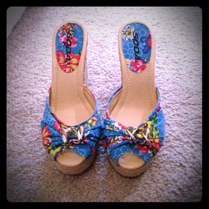 ✨ RESERVED @janbode13 Colorful Wedges