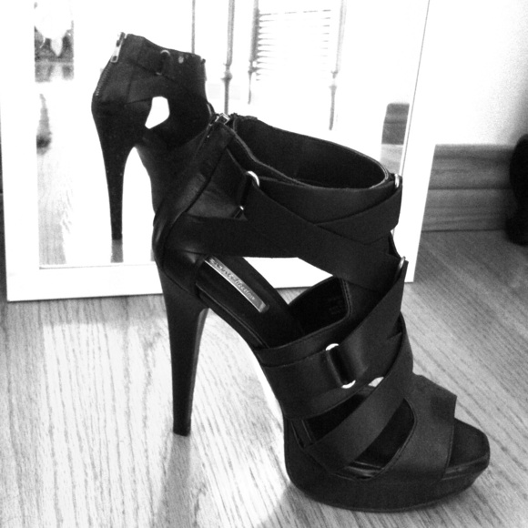 Too Hot To Part Shoes - Picture 1 of 2