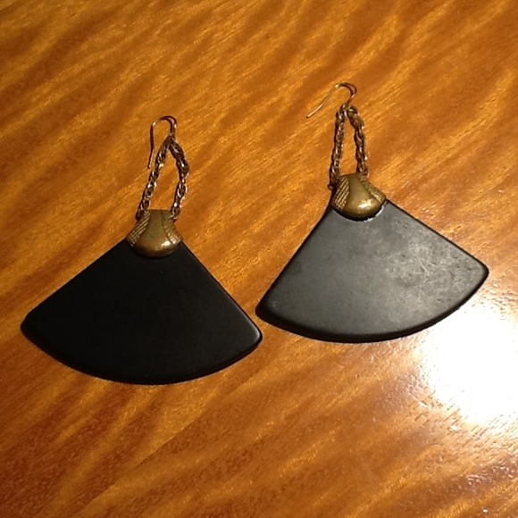 ⚠Traded-Black fan earrings with gold toned accents