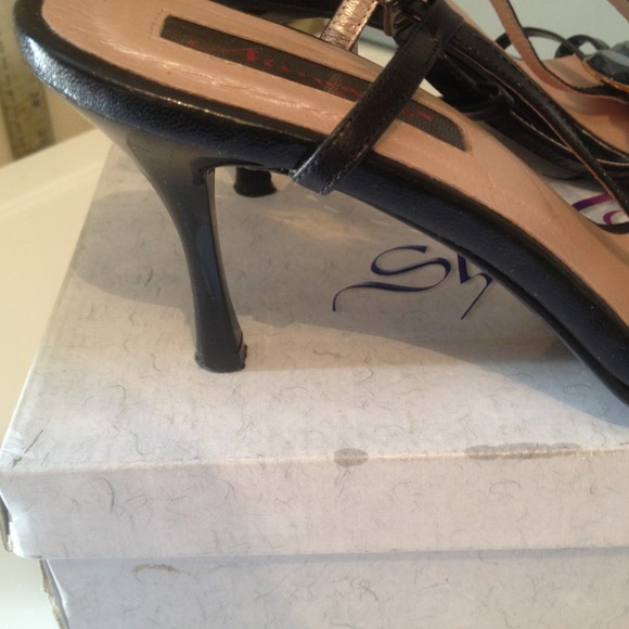 Real leather heels ! - Picture 2 of 2