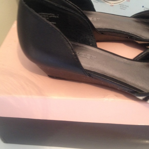 Nine west zebra flats - Picture 2 of 2