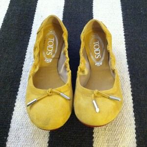 RESERVED @pyar used authentic tod's mustard flats