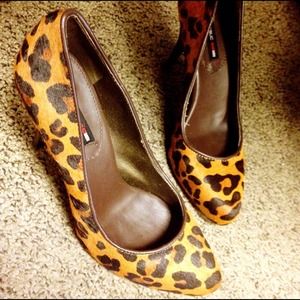 * reserved - sillyslurrs* Banana Republic Pumps