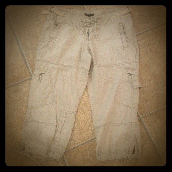 Cargo khaki capris.