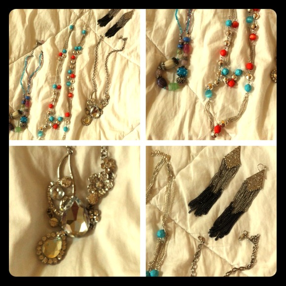 SOLD..Jewelry bundle!!!!$10